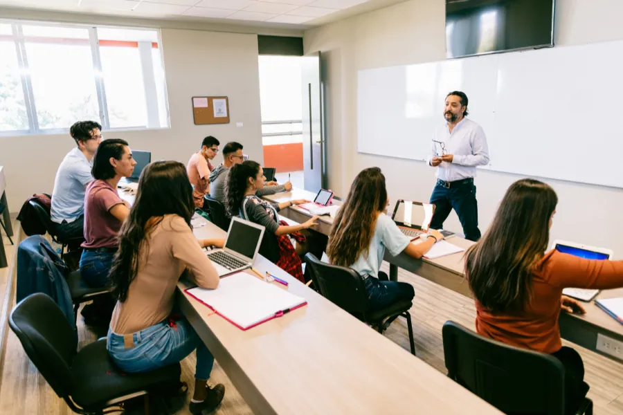 Alunos em Sala de Aulas